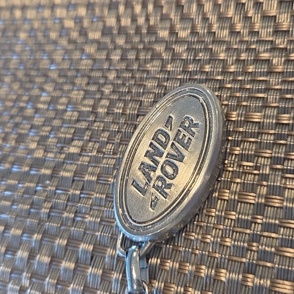 Land Rover Silver Keychain - Picture 2 of 4